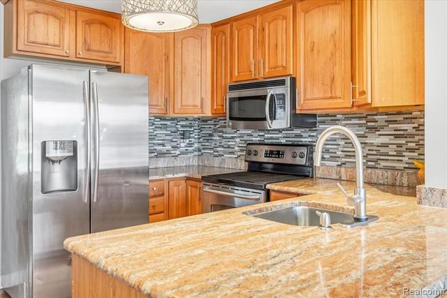47969 Merle Court, Belleville, MI 48111