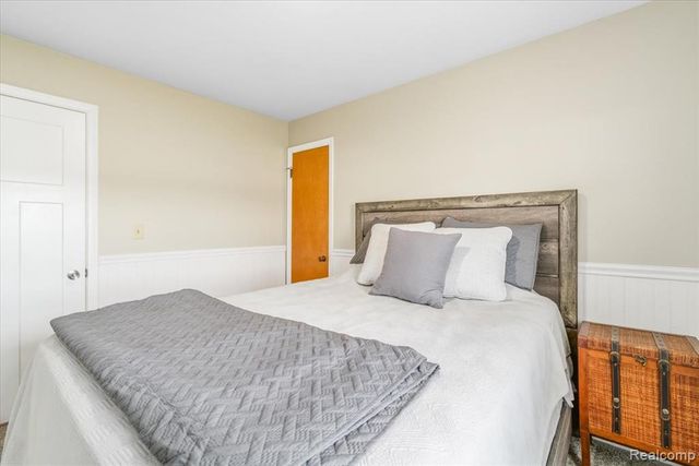 47969 Merle Court, Belleville, MI 48111