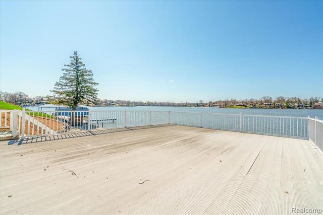 47969 Merle Court, Belleville, MI 48111