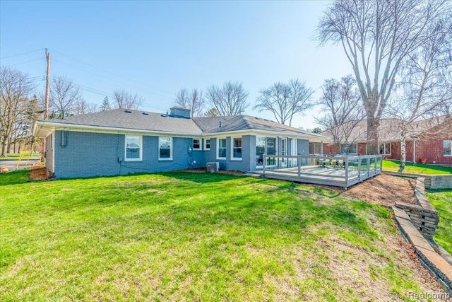 47969 Merle Court, Belleville, MI 48111