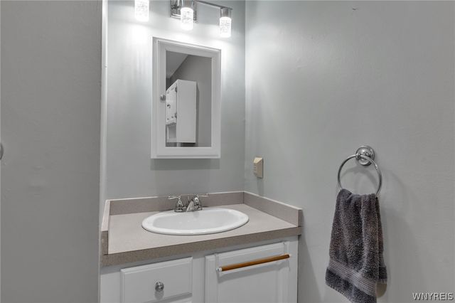 409 Tracey Lane, Grand Island, NY 14072