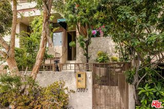 12007 Rochester Avenue 3, Los Angeles, CA 90025