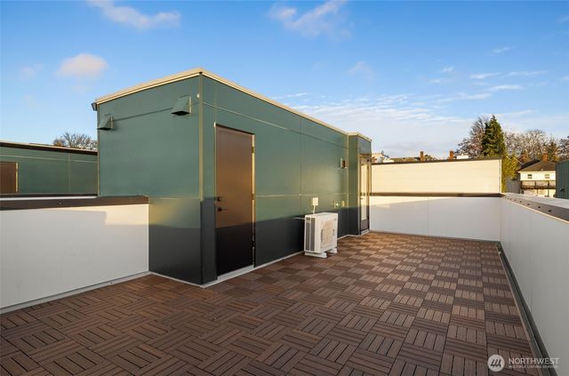 916 C 15th Avenue, Seattle, WA 98122