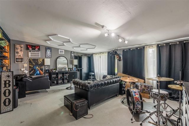 1035 Shady Lane, Westlake, LA 70669
