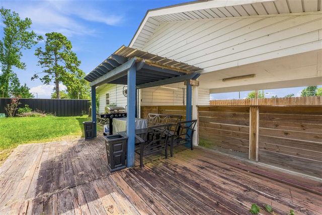 1035 Shady Lane, Westlake, LA 70669