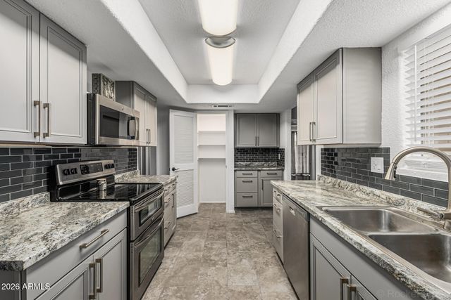 9341 W BRIARWOOD Circle N, Sun City, AZ 85351