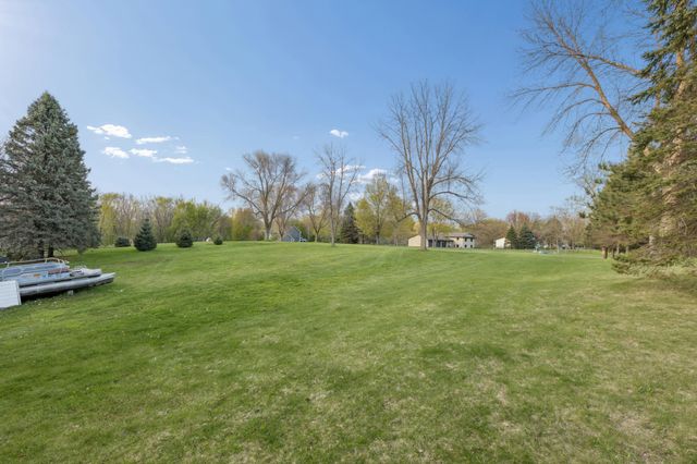 5125 Fern Drive, Loretto, MN 55357