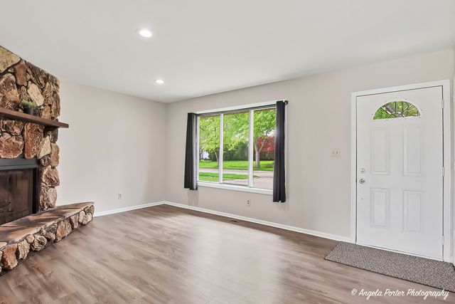 213 Windridge Drive, Mchenry, IL 60050