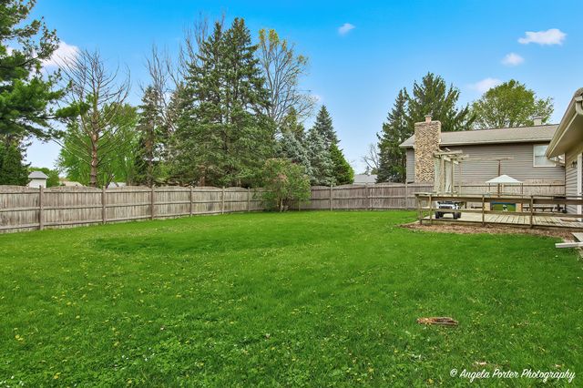 213 Windridge Drive, Mchenry, IL 60050