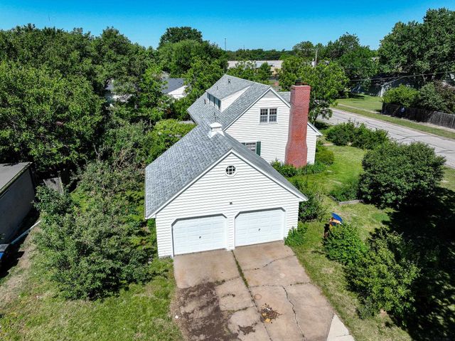 1305 W Park Ave, El Dorado, KS 67042