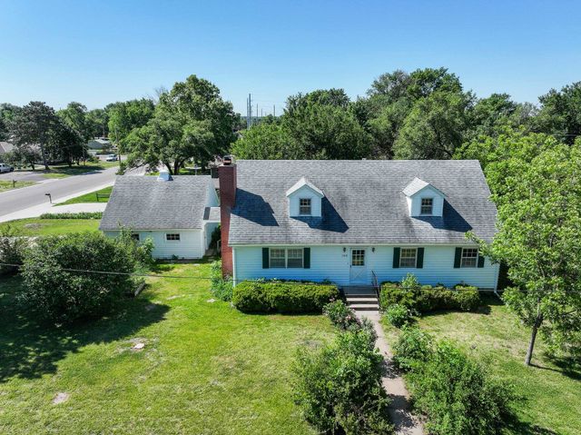1305 W Park Ave, El Dorado, KS 67042