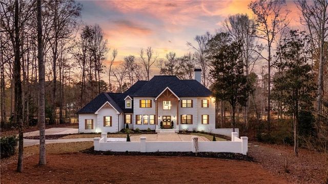 450 Birkdale Drive, Fayetteville, GA 30215