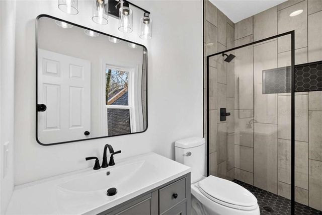 450 Birkdale Drive, Fayetteville, GA 30215
