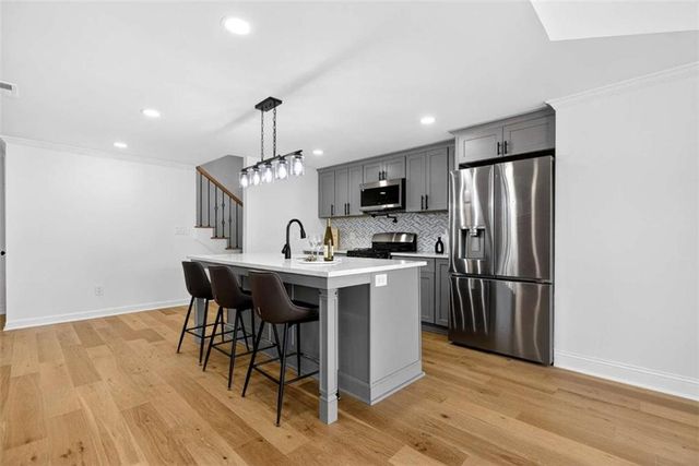 450 Birkdale Drive, Fayetteville, GA 30215