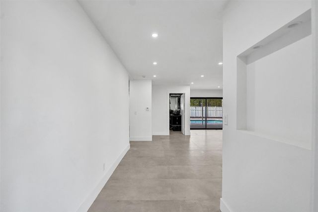 4920 Sarazen Drive, Hollywood, FL 33021