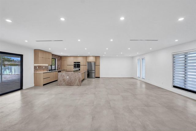 4920 Sarazen Drive, Hollywood, FL 33021