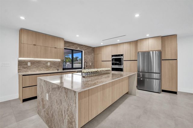 4920 Sarazen Drive, Hollywood, FL 33021