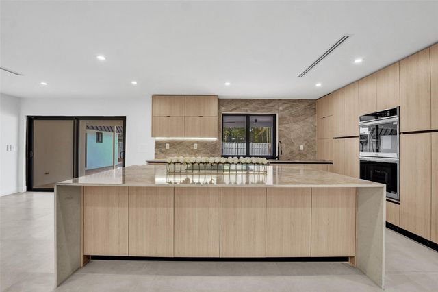 4920 Sarazen Drive, Hollywood, FL 33021