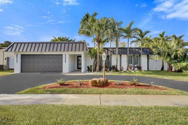 4920 Sarazen Drive, Hollywood, FL 33021