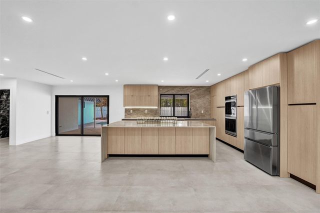 4920 Sarazen Drive, Hollywood, FL 33021