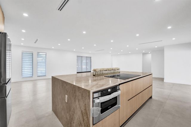 4920 Sarazen Drive, Hollywood, FL 33021