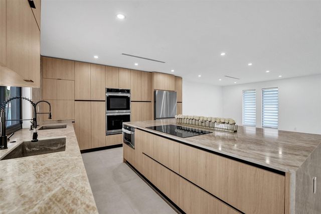 4920 Sarazen Drive, Hollywood, FL 33021