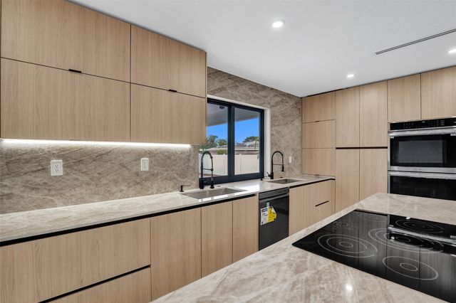 4920 Sarazen Drive, Hollywood, FL 33021