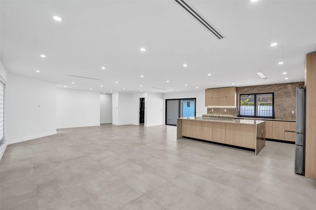 4920 Sarazen Drive, Hollywood, FL 33021