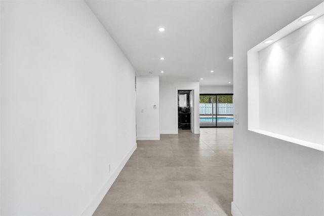 4920 Sarazen Drive, Hollywood, FL 33021