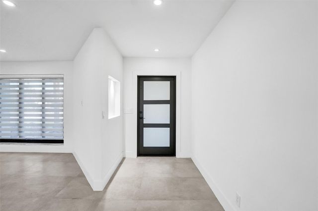 4920 Sarazen Drive, Hollywood, FL 33021