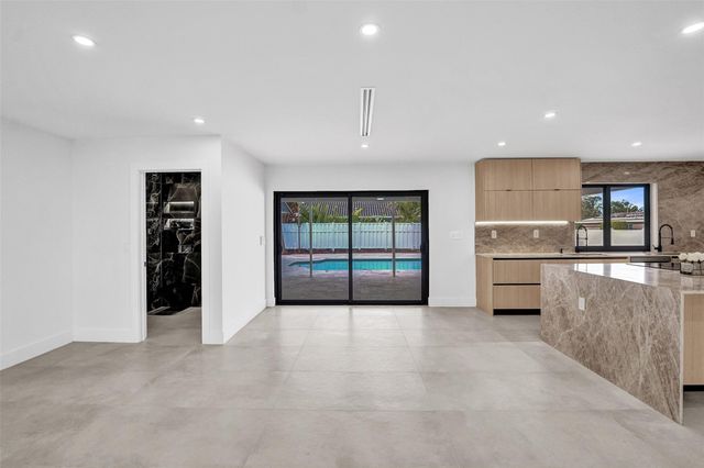 4920 Sarazen Drive, Hollywood, FL 33021