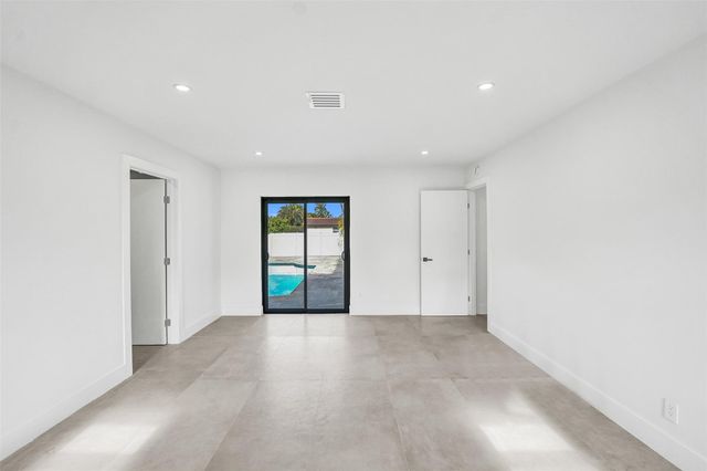 4920 Sarazen Drive, Hollywood, FL 33021