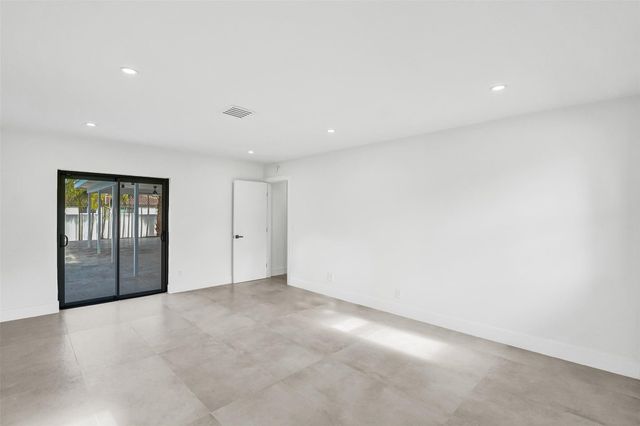 4920 Sarazen Drive, Hollywood, FL 33021