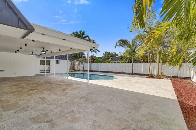 4920 Sarazen Drive, Hollywood, FL 33021