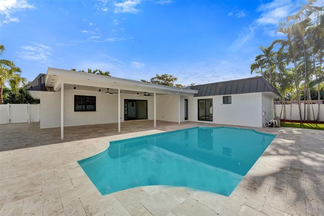 4920 Sarazen Drive, Hollywood, FL 33021