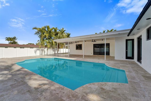 4920 Sarazen Drive, Hollywood, FL 33021