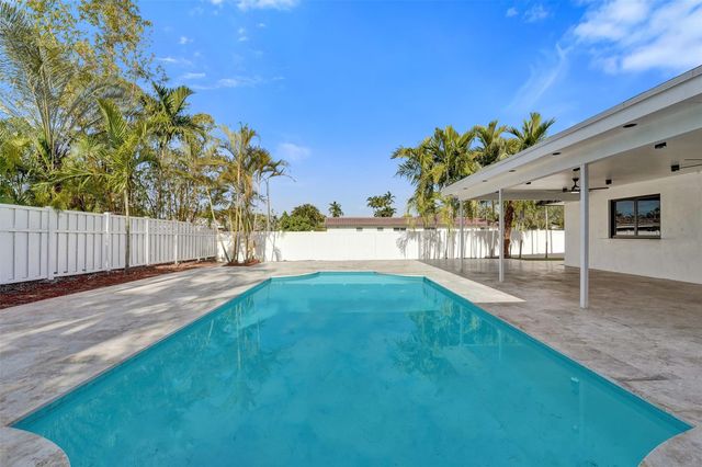 4920 Sarazen Drive, Hollywood, FL 33021