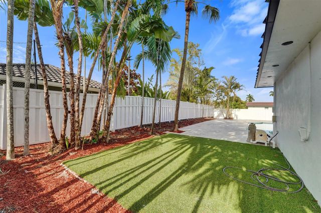 4920 Sarazen Drive, Hollywood, FL 33021