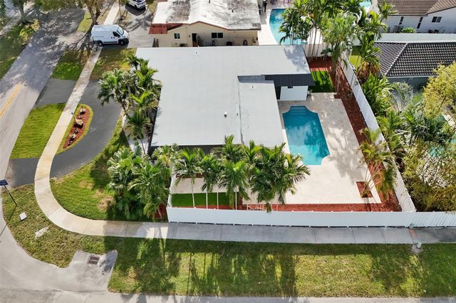 4920 Sarazen Drive, Hollywood, FL 33021