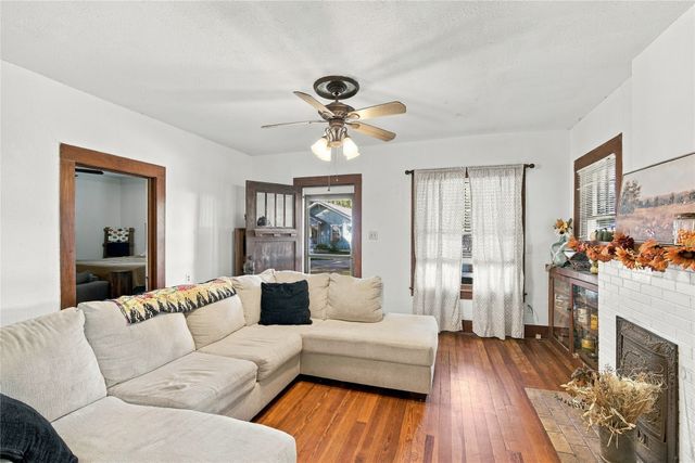 304 E McFarland Street, Grandview, TX 76050