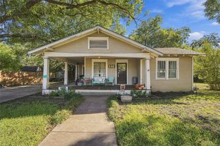 304 E McFarland Street, Grandview, TX 76050