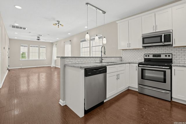 1115 W KINGS HWY, San Antonio, TX 78201