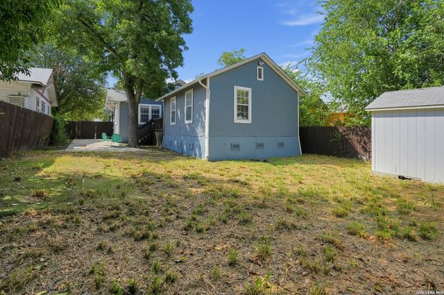 1115 W KINGS HWY, San Antonio, TX 78201