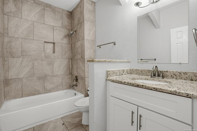1115 W KINGS HWY, San Antonio, TX 78201