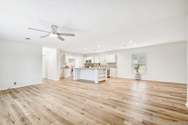 525 Gatewood Cir, New Braunfels, TX 78130
