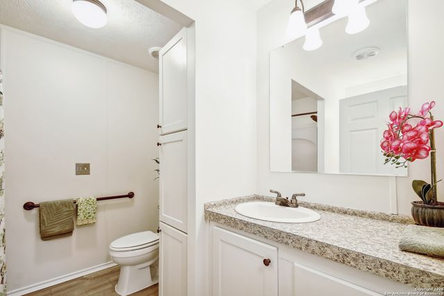 525 Gatewood Cir, New Braunfels, TX 78130