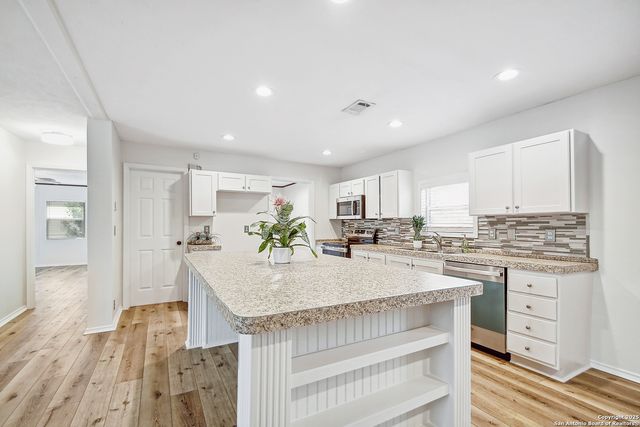 525 Gatewood Cir, New Braunfels, TX 78130
