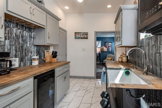 4157 Osceola Street, St Louis, MO 63116