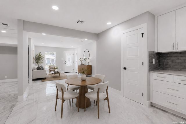 851 Walnut Park St, San Antonio, TX 78227