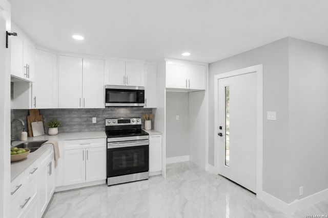 851 Walnut Park St, San Antonio, TX 78227